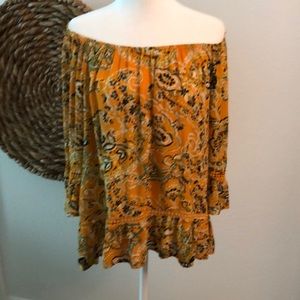 Fever off the shoulder top size medium excellent condition